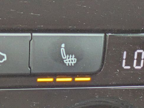 Used 2020 Volkswagen Passat 2.0T SEL image 24