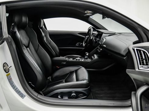 Used 2018 Audi R8 V10 RWD image 59