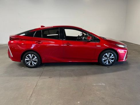 Used 2018 Toyota Prius Prime Premium w/ Carpet Mat Package FWD image 2
