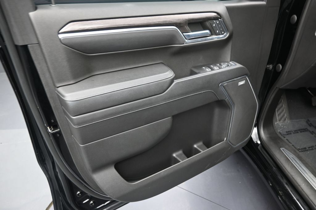 Used 2023 Chevrolet Silverado 1500 LTZ RWD image 10