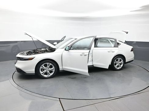 Used 2023 Honda Accord LX image 45