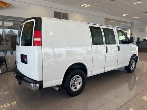 Used 2014 Chevrolet Express 2500 image 5
