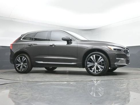Used 2023 Volvo XC60 B5 Plus w/ Protection Package AWD/4WD image 32
