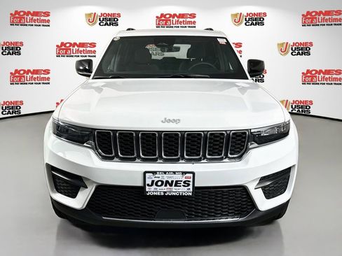 Used 2025 Jeep Grand Cherokee Laredo w/ MOPAR Finishing Package AWD/4WD image 11
