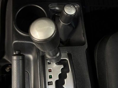 Used 2010 Toyota FJ Cruiser 4WD image 22