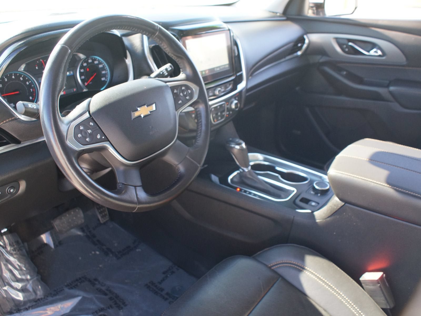 Used 2020 Chevrolet Traverse Premier FWD image 15