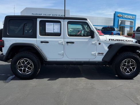 Used 2025 Jeep Wrangler Rubicon AWD/4WD image 2