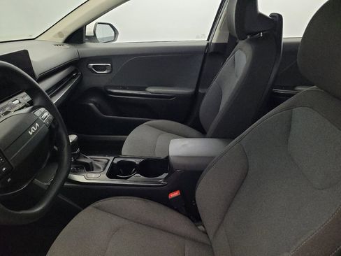 Used 2025 Kia K4 FWD image 17