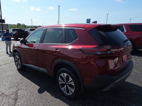 Used 2023 Nissan Rogue SV AWD/4WD image 6