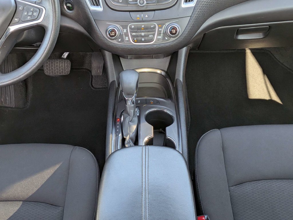 Used 2024 Chevrolet Malibu LT FWD image 17