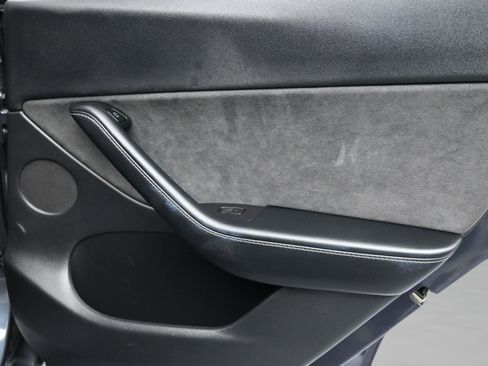 Used 2022 Tesla Model Y Long Range image 11