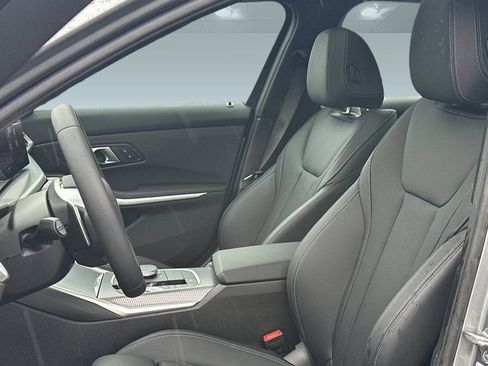 Used 2025 BMW 330i xDrive Sedan w/ Convenience Package image 4