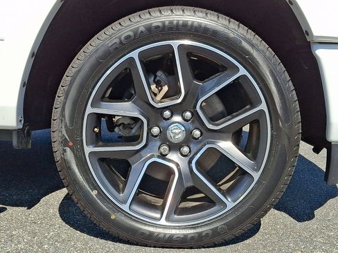 Used 2021 RAM 1500 Laramie AWD/4WD image 8