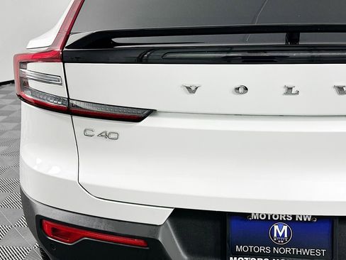 Used 2023 Volvo C40 P8 Recharge Ultimate image 20