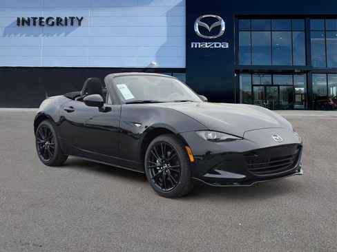 New 2026 MAZDA MX-5 Miata Club w/ Interior Package RWD image 1