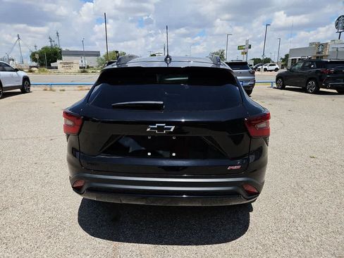 Used 2025 Chevrolet Trax RS w/ Sunroof Package FWD image 7