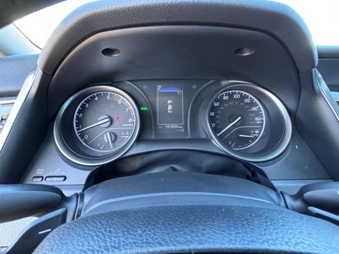 Used 2021 Toyota Camry SE w/ Convenience Package FWD image 26
