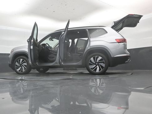 Used 2025 Volkswagen Atlas SE FWD image 63