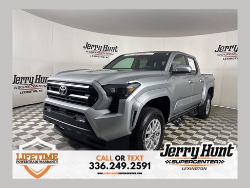 Used 2025 Toyota Tacoma SR5 image 1