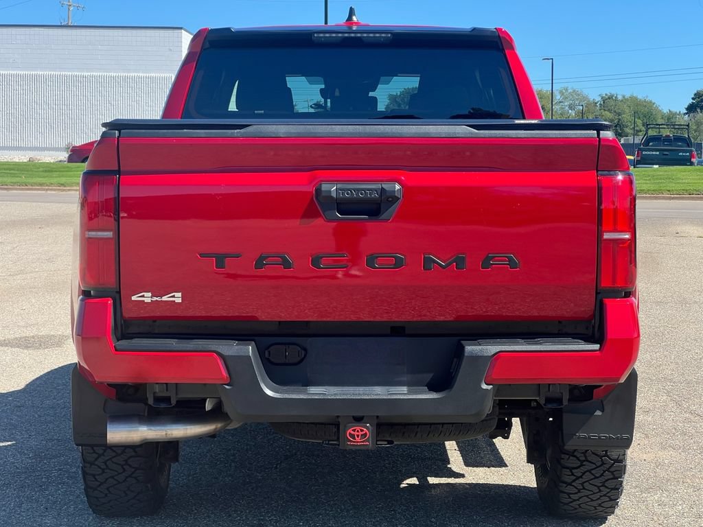 Used 2025 Toyota Tacoma SR5 AWD/4WD image 41