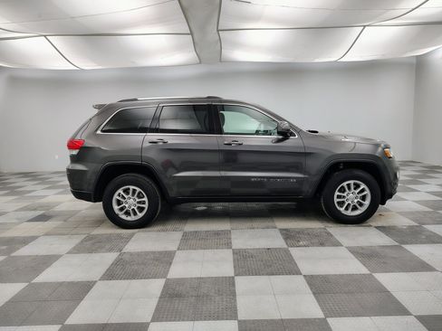 Used 2019 Jeep Grand Cherokee Laredo image 10