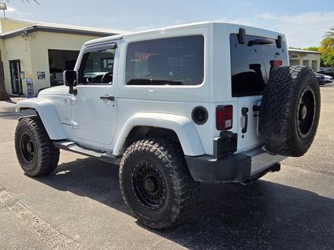 Used 2014 Jeep Wrangler Sahara AWD/4WD image 5