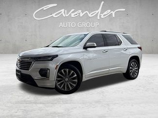 Used 2023 Chevrolet Traverse Premier FWD video 1