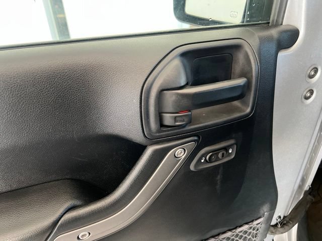 Used 2016 Jeep Wrangler Unlimited Sport AWD/4WD image 12