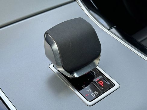 Used 2025 Land Rover Range Rover Velar S image 24