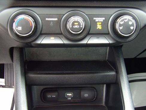 Used 2024 Kia Forte LX FWD image 17
