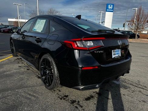 Used 2022 Honda Civic Sport image 11