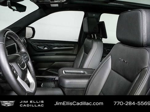 Used 2023 GMC Yukon XL Denali w/ Denali Reserve Package image 8