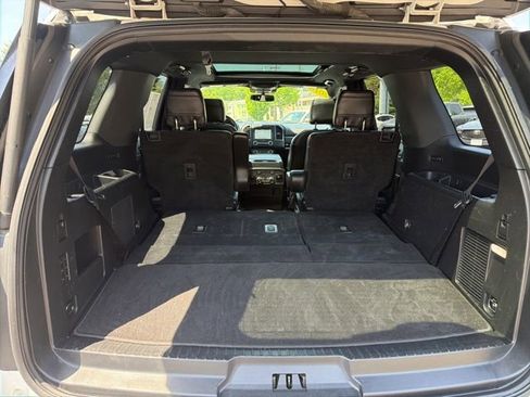 Used 2018 Ford Expedition Limited w/ Equipment Group 302A AWD/4WD image 27