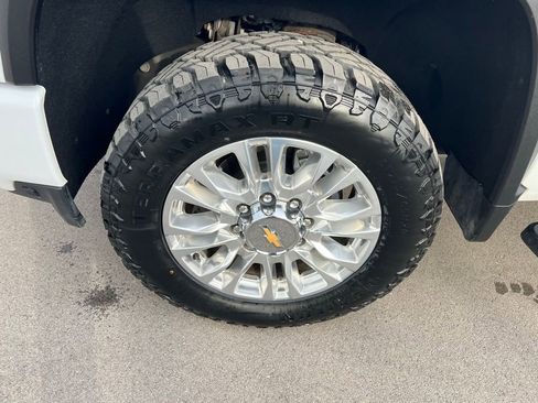 Used 2022 Chevrolet Silverado 2500 High Country image 13