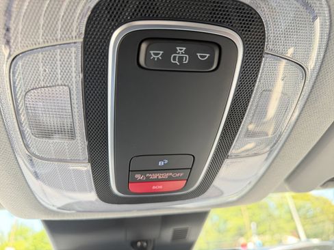 Used 2025 Hyundai Kona SEL AWD/4WD image 25