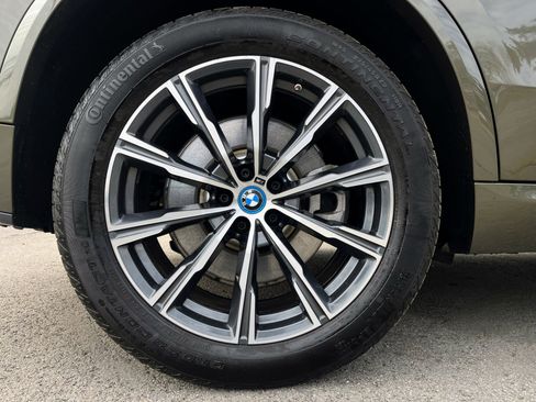 Used 2024 BMW X5 xDrive50e w/ M Sport Package image 11