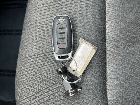 Used 2025 Nissan Rogue SV AWD/4WD image 22