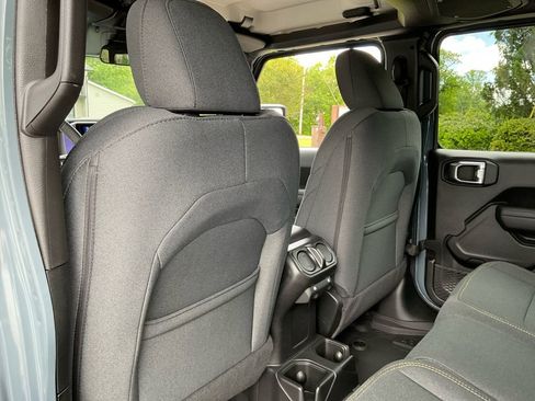 New 2025 Jeep Gladiator Sport image 27