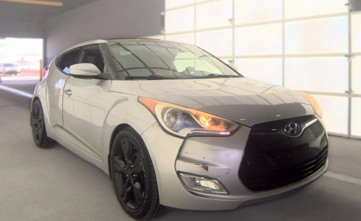 Used 2016 Hyundai Veloster w/ Option Group 02 FWD image 3