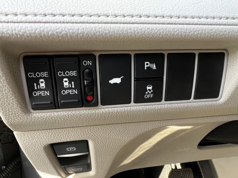 Used 2025 Honda Odyssey Touring image 15