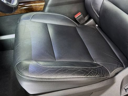Used 2019 Chevrolet Tahoe LT w/ Luxury Package AWD/4WD image 26