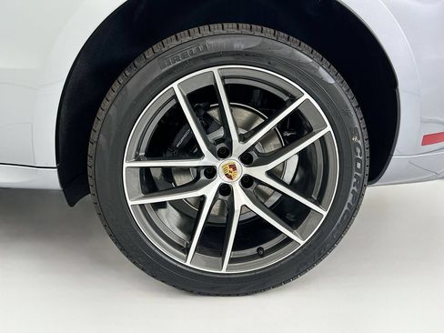 Used 2026 Porsche Macan AWD/4WD image 31