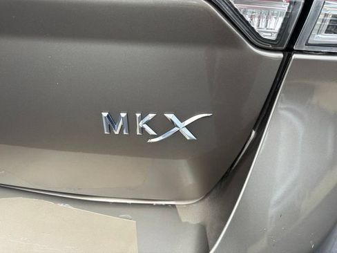 Used 2012 Lincoln MKX FWD image 10