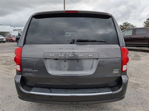 Used 2018 Dodge Grand Caravan GT image 4