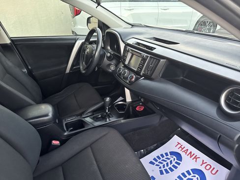 Used 2017 Toyota RAV4 LE image 19