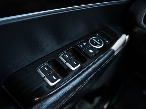 Used 2019 Kia Sorento L FWD image 28