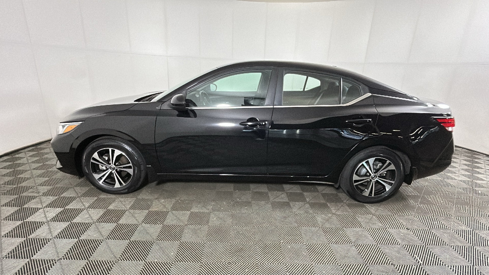 Used 2023 Nissan Sentra SV w/ All-Weather Package FWD image 7