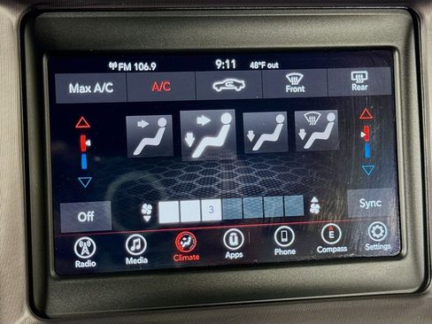 Used 2020 Dodge Charger SXT RWD image 29