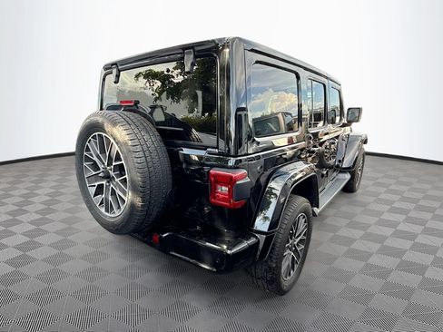 Used 2023 Jeep Wrangler Unlimited Sahara AWD/4WD image 6