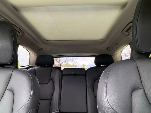 Used 2023 Volvo XC60 T8 Plus AWD/4WD image 33